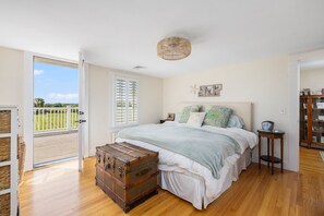 4 bedrooms, iron/ironing board, free WiFi, bed sheets - Coastal Farmhouse Retreat in Little Compton, RI – Your Perfect Seaside Getaway (Little Compton)