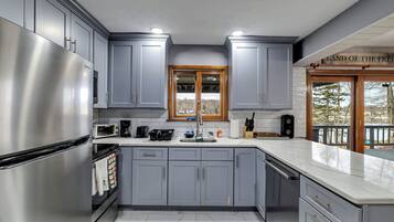 Dishwasher, electric kettle, blender, ice maker