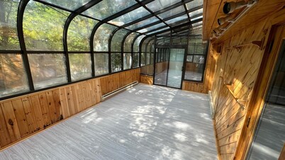 Direct Lakefront House in Poconos