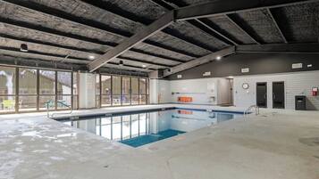 Piscine couverte, piscine extérieure