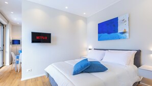 1 habitación, tabla de planchar con plancha, wifi gratis y ropa de cama