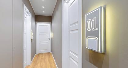 C8 Apartments: Rosso Rubino 03