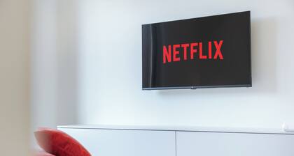 C8 Apartments: Rosso Rubino 03