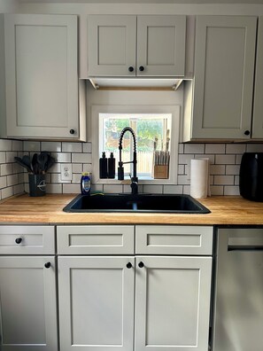 Interior - GREENSBERG'S BUNDLE OF HAPPINESS (Allentown)