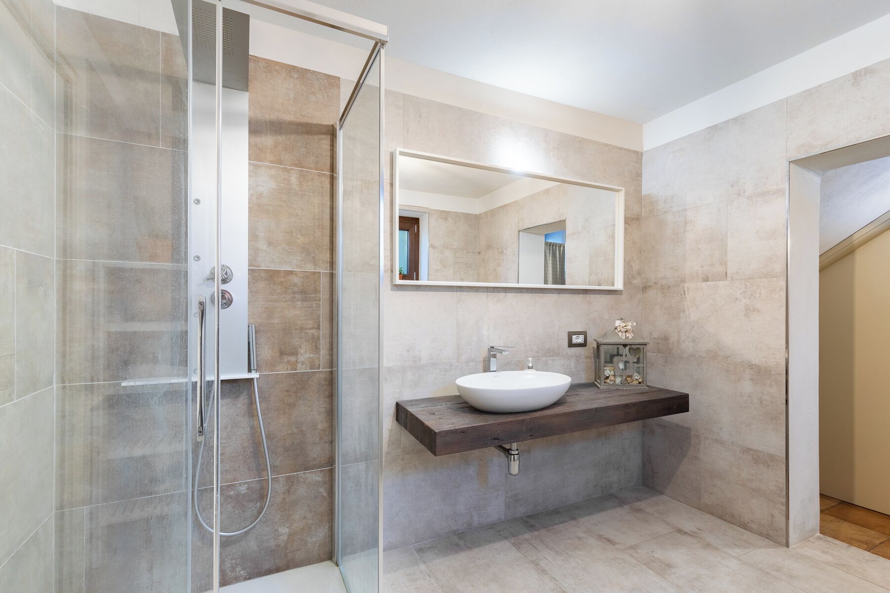 Dusche, Haartrockner, Bidet, Handtücher
