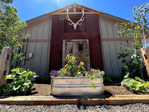 Relax in the Mountains – Quiet Lodging Close to Steamboat & Stagecoach