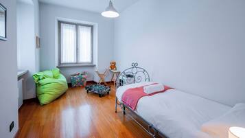 4 Schlafzimmer, Bügeleisen/Bügelbrett, kostenloses WLAN, Bettwäsche