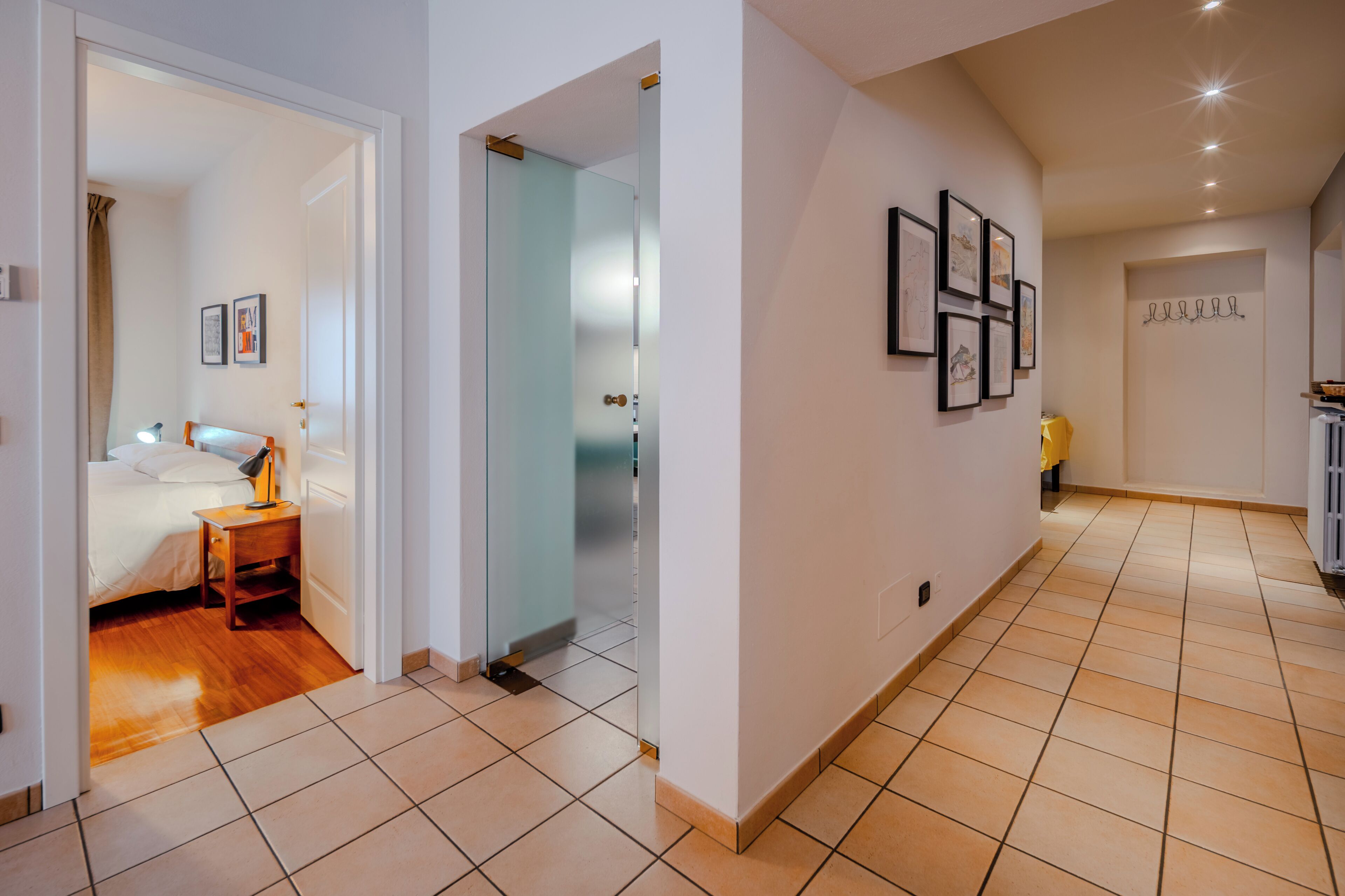 4 camere, ferro/asse da stiro, Wi-Fi gratuito, lenzuola