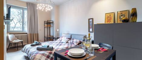 Iron/ironing board, free WiFi, bed sheets