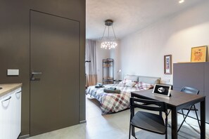 1 habitación, tabla de planchar con plancha, wifi gratis y ropa de cama 