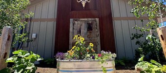 Relaxing Getaway in our Homespun Double Kitchenette at Lodges of Oak Creek!