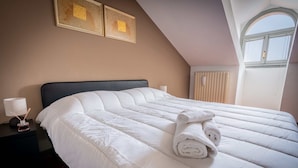 2 bedrooms, iron/ironing board, WiFi (free), bed sheets