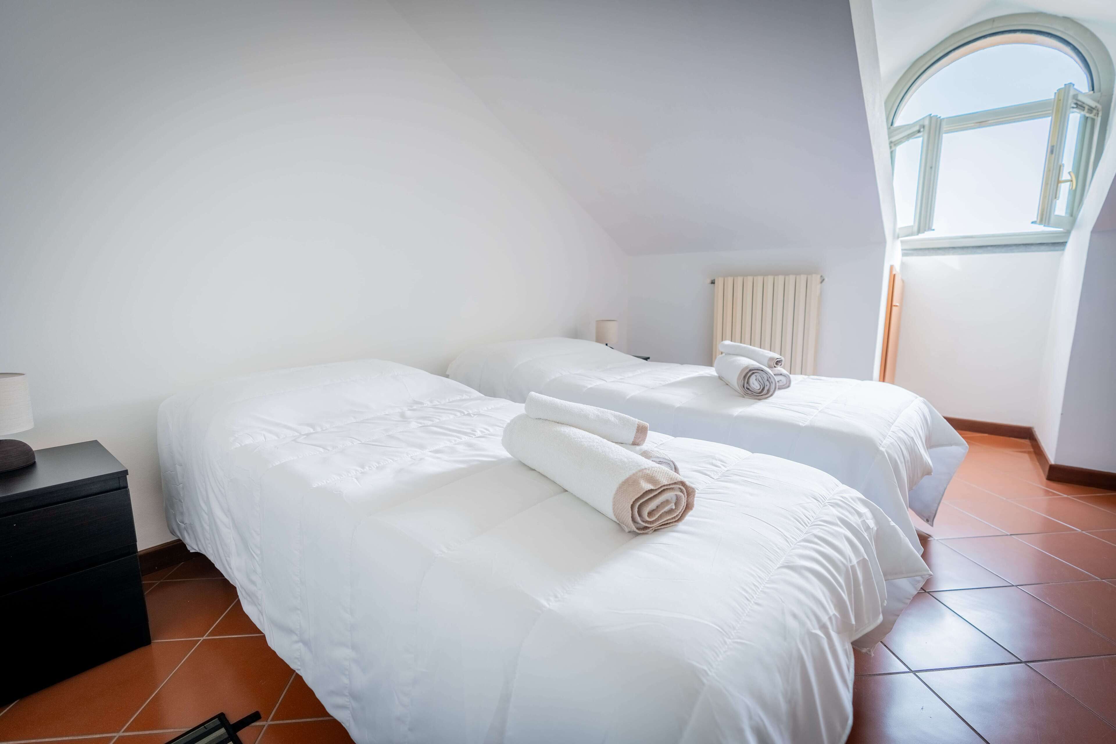 3 habitaciones, tabla de planchar con plancha y wifi gratis 