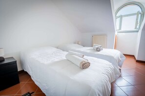 3 chambres, fer et planche à repasser, Wi-Fi gratuit, draps fournis