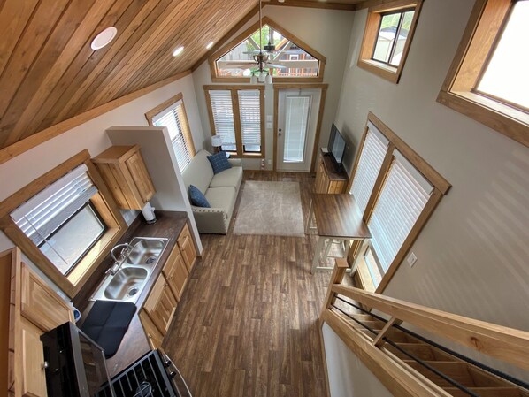 TV - Relaxing Getaway in our Cottage at Lodges of Oak Creek! (Oak Creek)