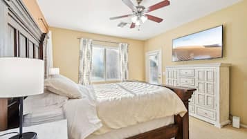 4 bedrooms, iron/ironing board, WiFi, bed sheets