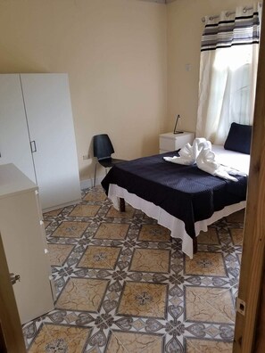8 chambres, bureau, fer et planche à repasser, Wi-Fi