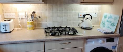 Refrigerador, microondas, horno, placa de cocina