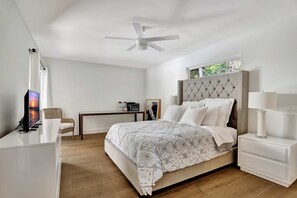 Hus, flere senger, adgang til basseng, bassengutsikt (Ocean Breeze Villa) | 3 soverom, individuelt dekorert, individuelt innredet og sengetøy