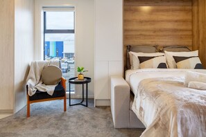 1 bedroom, iron/ironing board, free WiFi, bed sheets - Luxurious Studio: Prime location, City Centre (Christchurch)