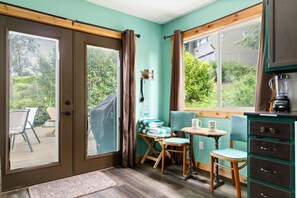 Interior - Cabin * Hot tub * Fire pit * View * Getaway! (Oak Harbor)