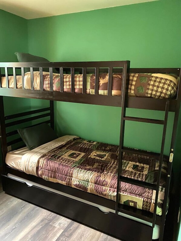 3 bedrooms, desk, iron/ironing board, travel cot