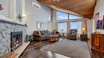 Televisión, chimenea