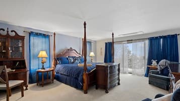 1 chambre, bureau, fer et planche à repasser, lit de bébé portatif