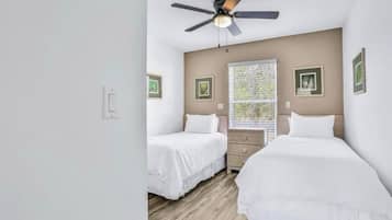 Townhome, 3 Bedrooms, Kitchen, Courtyard View