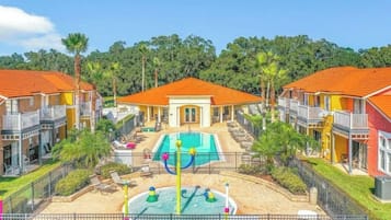2 outdoor pools