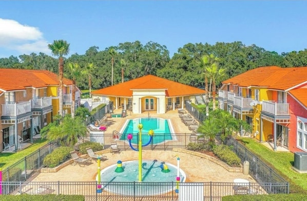 2 piscinas al aire libre