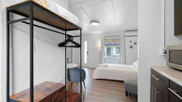 1 bedroom, individually decorated, individually furnished, free WiFi