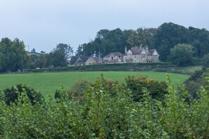 Exterior - Pet Friendly Cottage, Near Amenities with Log Fire (Stonehouse)