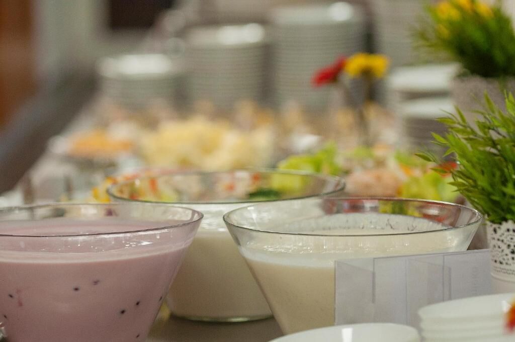 Photo - FREE PARKING, FREE BREAKFAST, only 15 minutes to City Center
