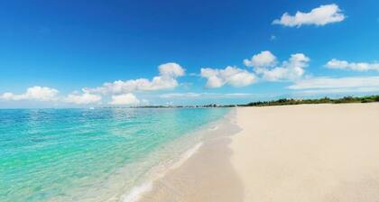 " Tradewinds" Updated Luxury Condo-Turtle Cove- 5 Minute Walk to Beach