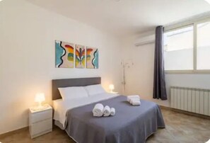 1 bedroom, iron/ironing board, WiFi, bed sheets - THE SONG OF EUTERPE (Palermo)