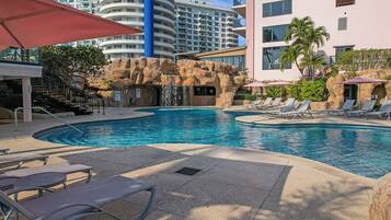 Outdoor pool, a heated pool