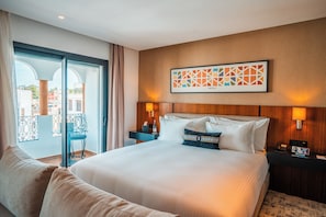 Ropa de cama hipoalergénica y minibar con artículos gratuitos