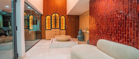 Massages des tissus profonds, massages