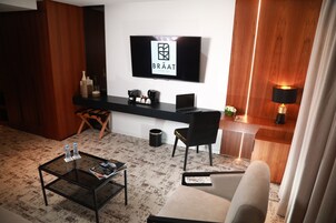 Suite, Balcony, City View | Hypo-allergenic bedding, free minibar, in-room safe, desk