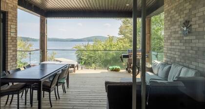 North Muskoka Lake Front 5 Bdrm Newly Built Cottage luxurious Modern Amenities.