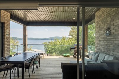 North Muskoka Lake Front 5 Bdrm Newly Built Cottage luxurious Modern Amenities. 