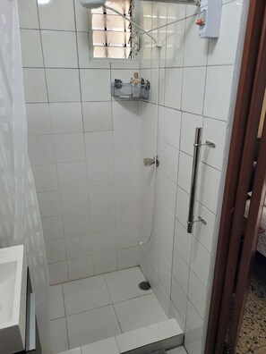 Handtücher, Seife, Toilettenpapier
