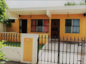 Exterior - Cozy private studio with private parking,WiFi and AC in charming Santo Domingo (Santo Domingo)