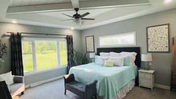 5 bedrooms, iron/ironing board, WiFi, bed sheets