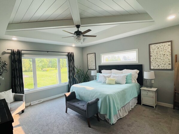 5 habitaciones, tabla de planchar con plancha, wifi y ropa de cama 