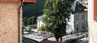 Right in the center of the village! Ideal for a couple