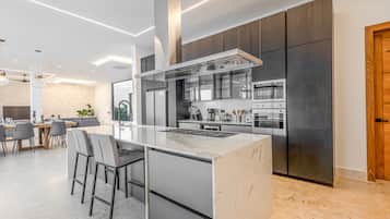 Villa | 10 bedrooms, Internet