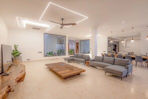 Villa | 10 bedrooms, Internet