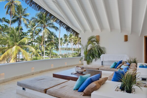 Villa | 11 bedrooms, Internet